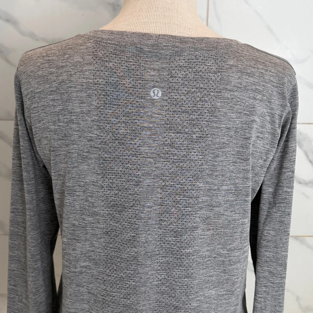 Lululemon Swiftly Tech Long Sleeve Breeze Relaxed Fit Slate Gray / White Size 8